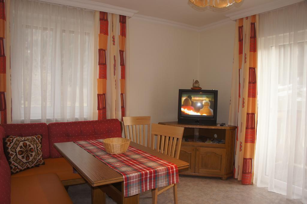 Appartementhaus Alpina Flattach Phòng bức ảnh